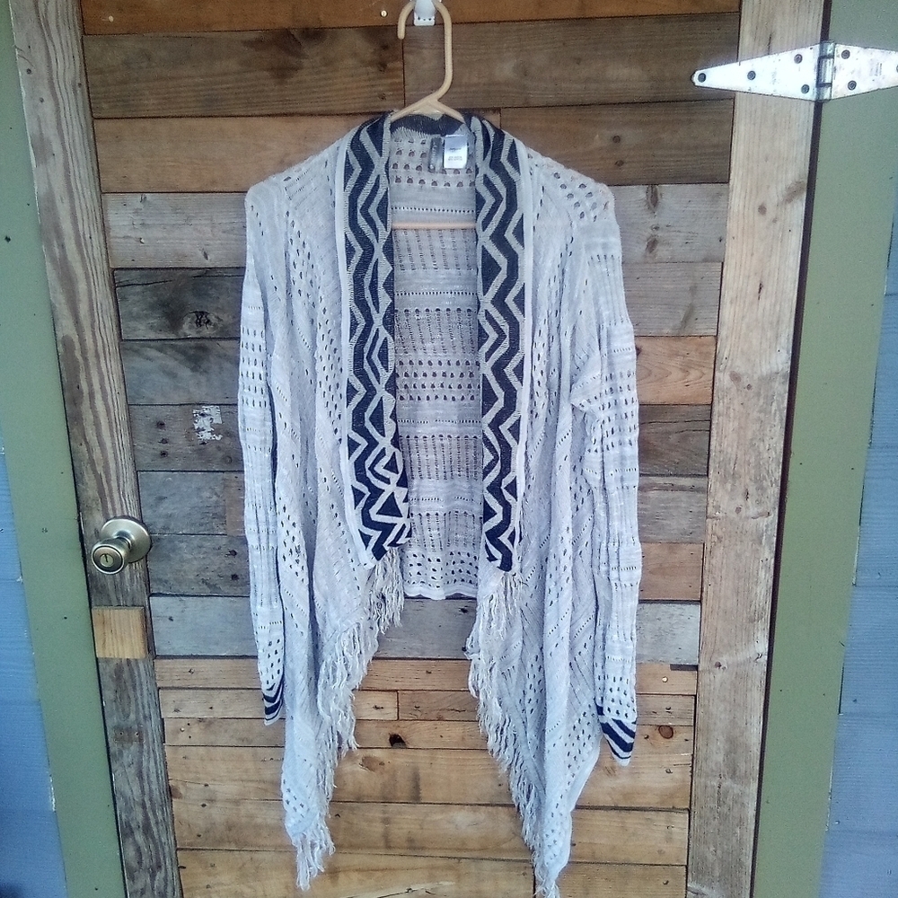 Women's Vanity Fringed Open Cardigan Size Medium M Shrug Kimono Shawl Sweater